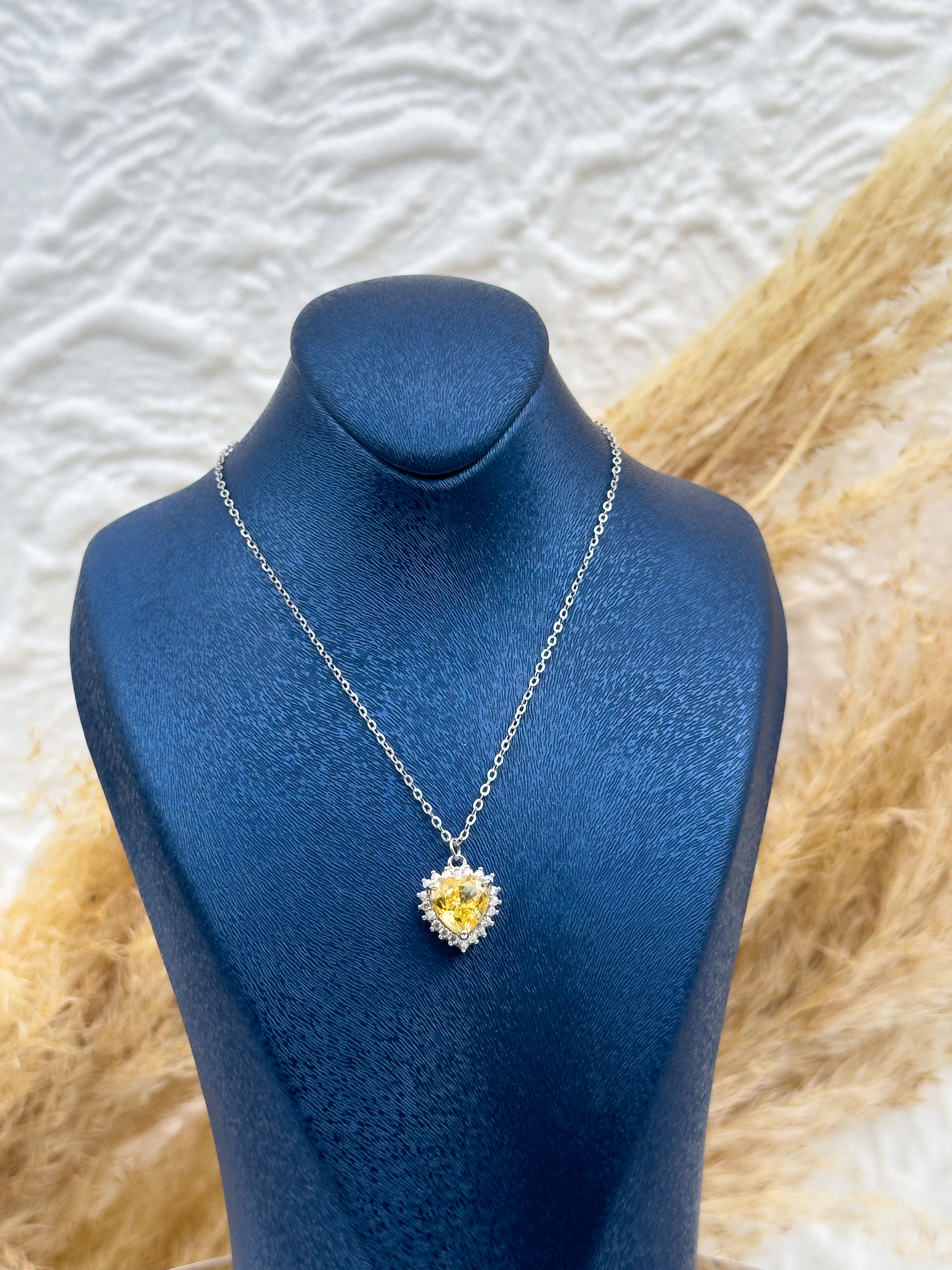 925 Ayar Gümüş Zirkon Taşlı Kalp Modeli Kadın Kolye – Şık Hediyelik